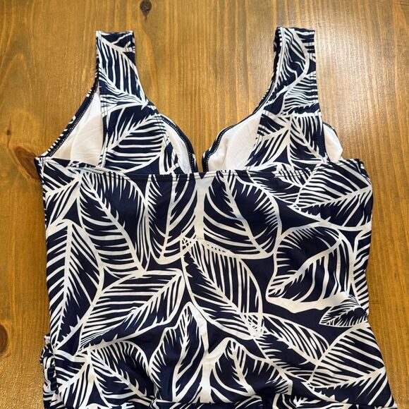 Navy & White leaf pattern swimdress built in shorts one piece swimwear NWOT XL - Picture 7 of 12